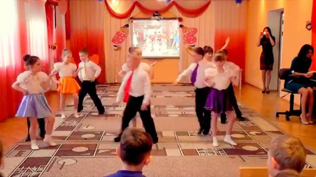 _Кто у папы с мамой САМЫЙ-САМЫЙ!!!!_ танец в детском саду.mp4