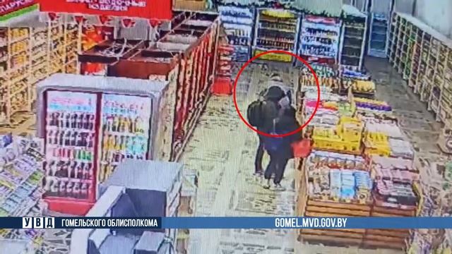Женщина присвоила найденный кошелек в магазине