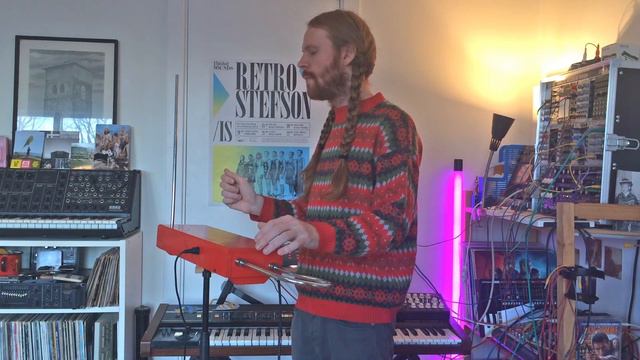 Hermigervill Plays Theremin vol. II - White Christmas смотреть онлайн
