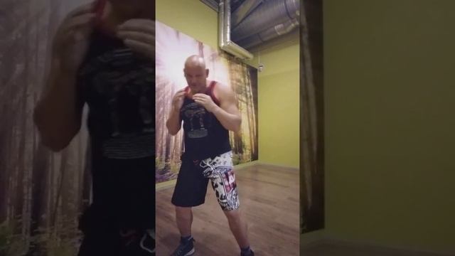 Техника бокса ,комбинации для ближнего боя. смотреть онлайн