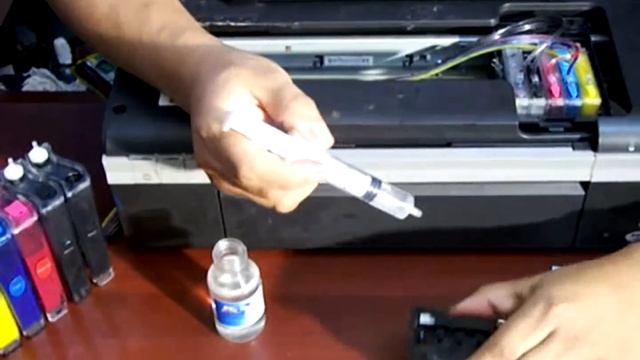 LIMPIEZA DE CABEZALES EPSON TX 105, TX 125, TX 135, L210, L355, L555, L3150, L4150 смотреть онлайн