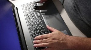 Dell Inspiron 17-5000 Battery Replacement and Surprise Hinge Mount Repair - Jody Bruchon