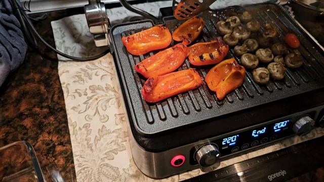 Гриль DELONGHI MultiGrill CGH1130DP.  Овощи на гриле