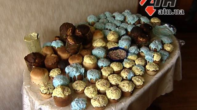 09.04.15 - харьковские волонтеры готовят праздничные посылки для воинов АТО