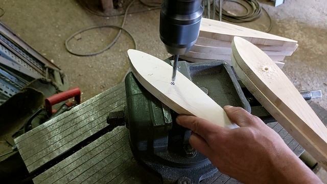 How to make a Vertical Axis Wind Generator - Come fare un generatore eolico ad asse verticale PART смотреть онлайн