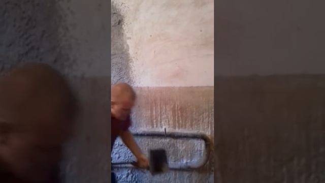 Напыление бетона самодельным ковшом