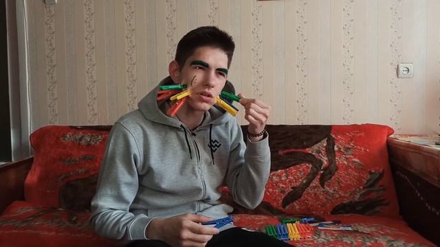 ЖЕСТОКОЕ ИСПЫТАНИЕ ПРИЩЕПКАМИ  ПОКРАСИЛ БРОВИ В ЗЕЛЁНЫЙ ЦВЕТ  СМОТРЕТЬ ДО КОНЦАТО ШОК