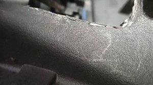 Ford Kuga 2. Ремонт крышки бардачка