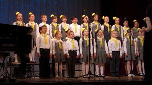 Песня "Солнце улыбается"