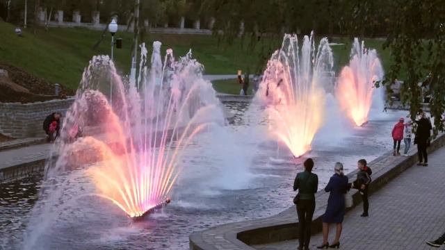 Светомузыкальный фонтан "Романтика-3", г. Киров смотреть онлайн