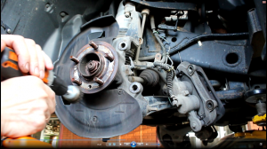 Торможение рывками на средней скорости на Land Rover Discovery 4  3,0 Ленд Ровер Дискавери 4 2009