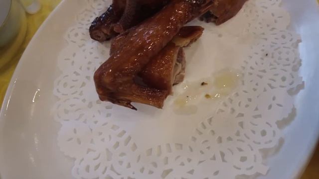 【广州漫步粤菜美食探店】深藏在老城区中！街坊饭堂！烧鹅29元！性价比之王！三角市市场！贴地美食！慢生活！从没有失望！人均消费30元！美味廉价！力推！Canton Food Tour｜GuangZho