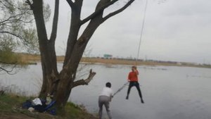 Упал в воду / проиграл упал в воду