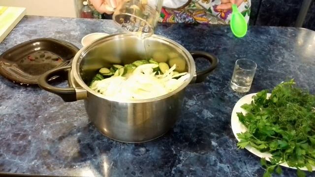 САМЫЙ ВКУСНЫЙ САЛАТ ИЗ ОГУРЦОВ НЕЖЕНСКИЙ БЕЗ СТЕРИЛИЗАЦИИ НА ЗИМУ