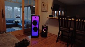 P2, JBL Party Box 1000, JBL Party Box 100 Comparison, USE HEADPHONES FOR THE BEST SOUND QAULITY