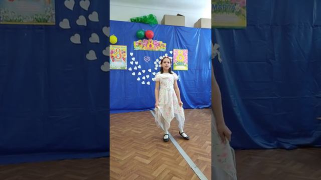 Выступление Петуховой Полины на празднике в МБОУ Школа № 75 города Уфы