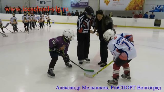 Исинбаева - символическое вбрасывание шайбы