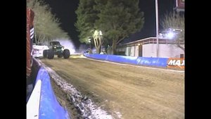 Grave Digger vs Black Stallion  Monster Jam World Finals Racing Round 1 2002
