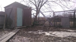 Очень, очень ветреный день. Опиливаю плодовые деревья. Дрова и шашлык.