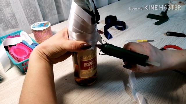 Оригинальное оформление бутылки атласными лентами к 23 февраля!!