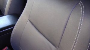 Авточехлы экокожа . ТЛК 120 . Установка авточехлов