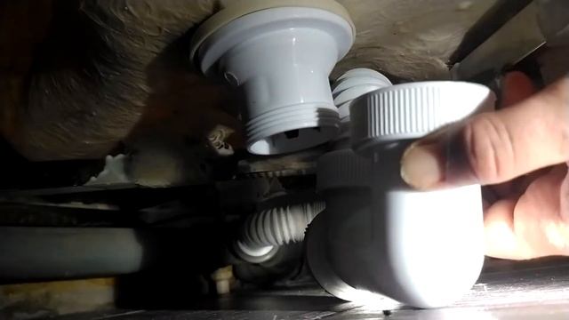 Засор в Ванной. Исправить Слив Женскими Руками. смотреть онлайн