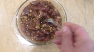 Куриные сердечки, жаренные на шпажках.