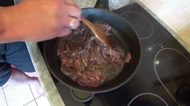 Видео рецепт приготовления печени косули_ как вкусно пожарить печень косули с луком.mp4