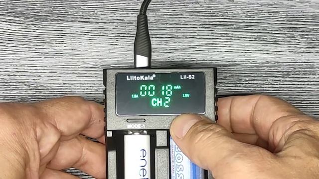 Liitokala Lii-S2. Интеллектуальное зарядное устройство