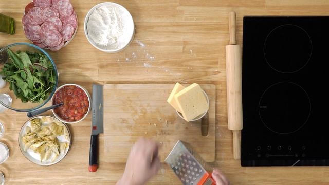 Пицца с пепперони и маринованными артишоками  - как приготовить дома. Простой рецепт от шеф-повара