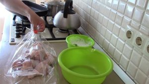 РЕЦЕПТ ВКУСНОЙ КУРОЧКИ В ЛИМОННО- СМЕТАННОМ СОУСЕ В РУКАВЕ