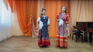 1) "Пошли девки" песня Новосибирской области 2)"Жили -были две названные кумы" песня Алтайского кра