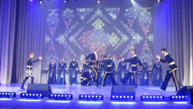 MVI 1529. Фольклорный ансамбль «Эребуни» - танцевальная композиция «Страна Наери». Отрывок.