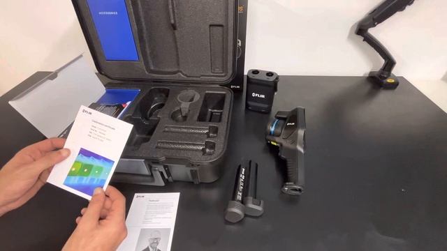 מצלמה תרמית Unboxing E76 FLIR смотреть онлайн