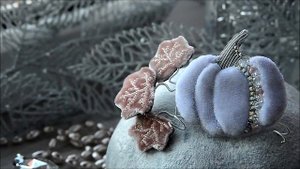 Белая тыква брошь из бархата