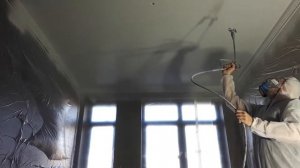 Окраска потолка безвоздушным краскопультом Yokiji 120