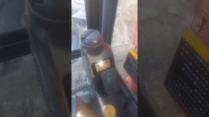 Для чего нужны гидрозамки на экскаваторе