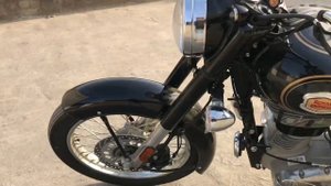 2022 Royal Enfield Bullet 350 (Standard 350) VS Bullet 350 ES (Electra)