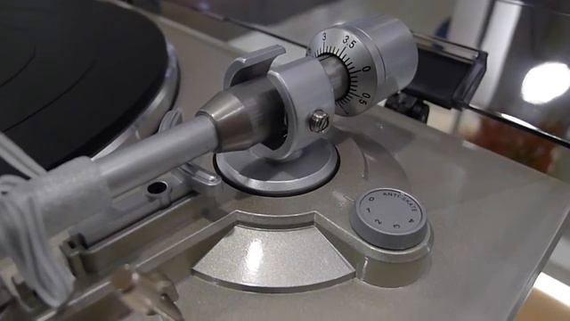 Giradiscos Denon DP300 смотреть онлайн