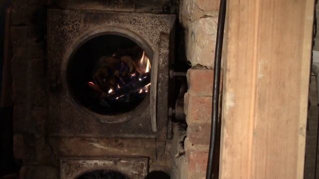 Суперпечка двухэтажная. ч.4 Одна печь отапливает сразу два этажа. О растопке и дровах.