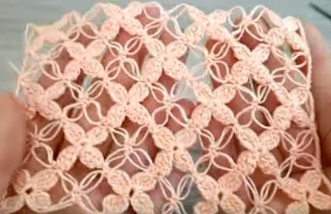 Вязание крючком: Цветочный узор + соломоновы петли смотреть онлайн