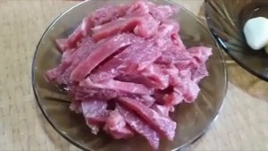 Корейский салат "Чесночные стрелки с мясом"