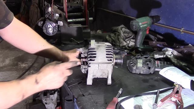 Renault Megane 2002 1 9D Замена генератора смотреть онлайн