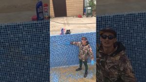 Чистка бассейна от налета и ржавчины галошей!