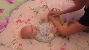 Как научить ребёнка садиться. Обучающие упражнения.