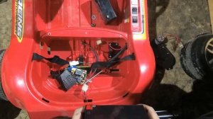 Детский авто. перевод с 6 на 12 вольт заменой аккумулятора. тюнинг рулевки.