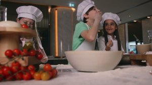 Taj Exotica Resort & Spa The Palm 5* (Пальма Джумейра) Kids Experience   Popsi video