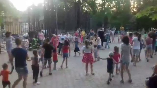 Семейный отдых в парке "Народный сад"
