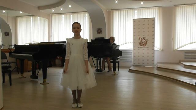 Коваленко Варвара. 8 лет . «От носика до хвостика» муз.М.Парцхаладзе, сл.П.Синявского