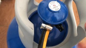 Туристическая газовая плитка с большим баллоном. 100 часов горения.